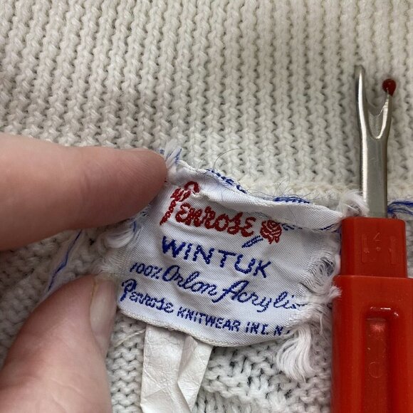 60s 70s Penrose Knitwear Wintuk Orlon Fringe Cape Poncho White Boho Festival VTG - Picture 10 of 12